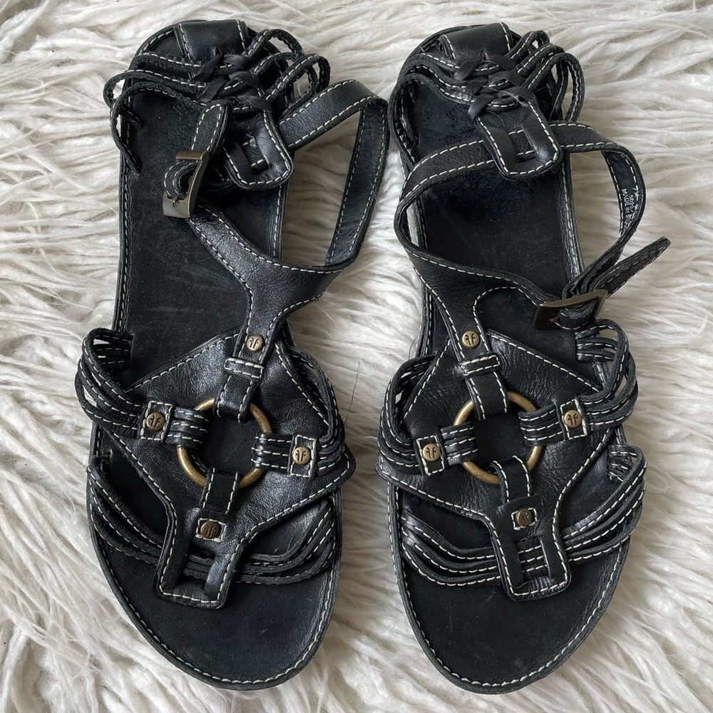Frye Black Leather Strappy Low Gladiator O-Ring Platform Sandals 78430 Size 7